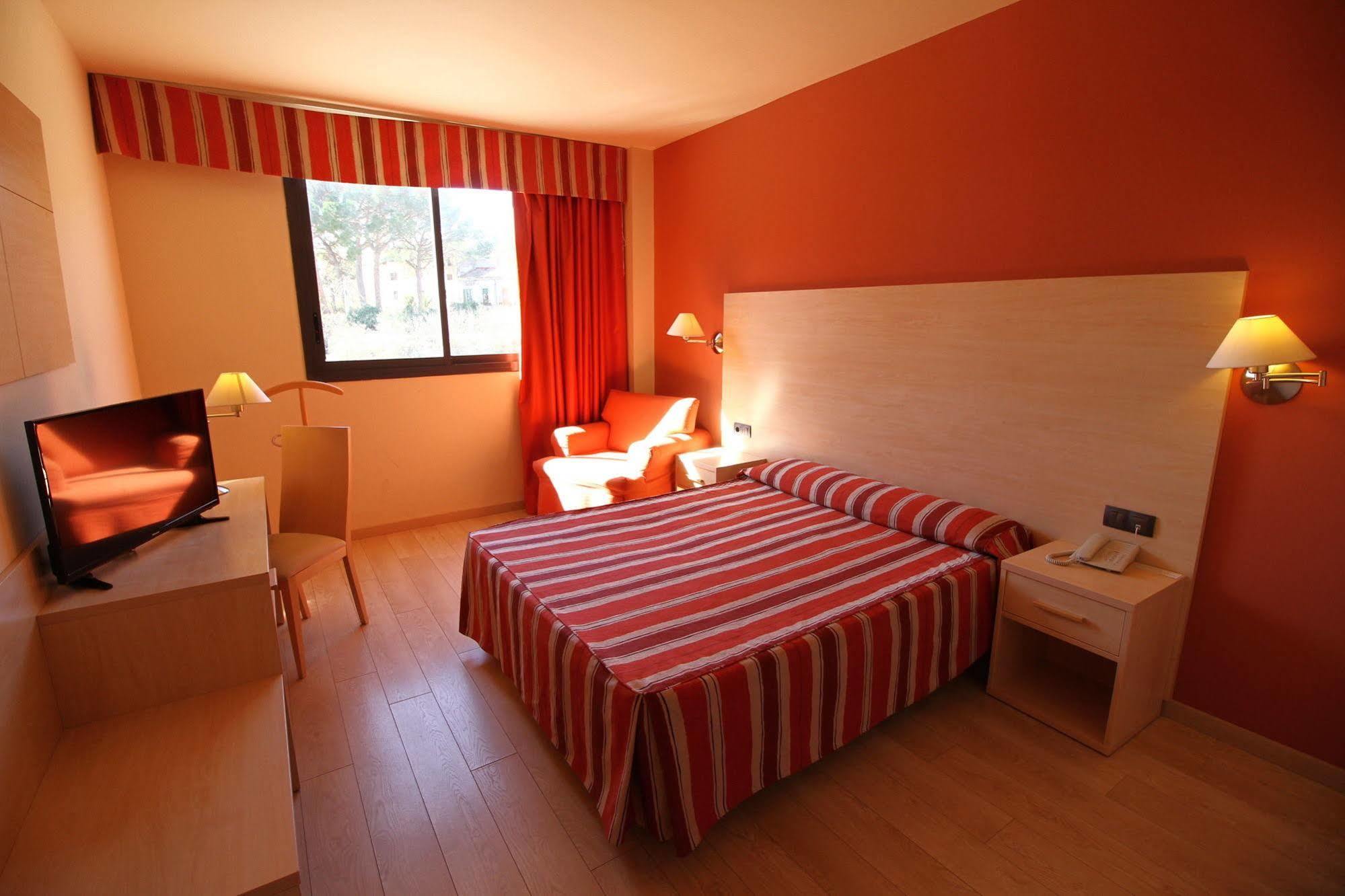 Crisol La Selva Hotel La Selva del Camp Ngoại thất bức ảnh