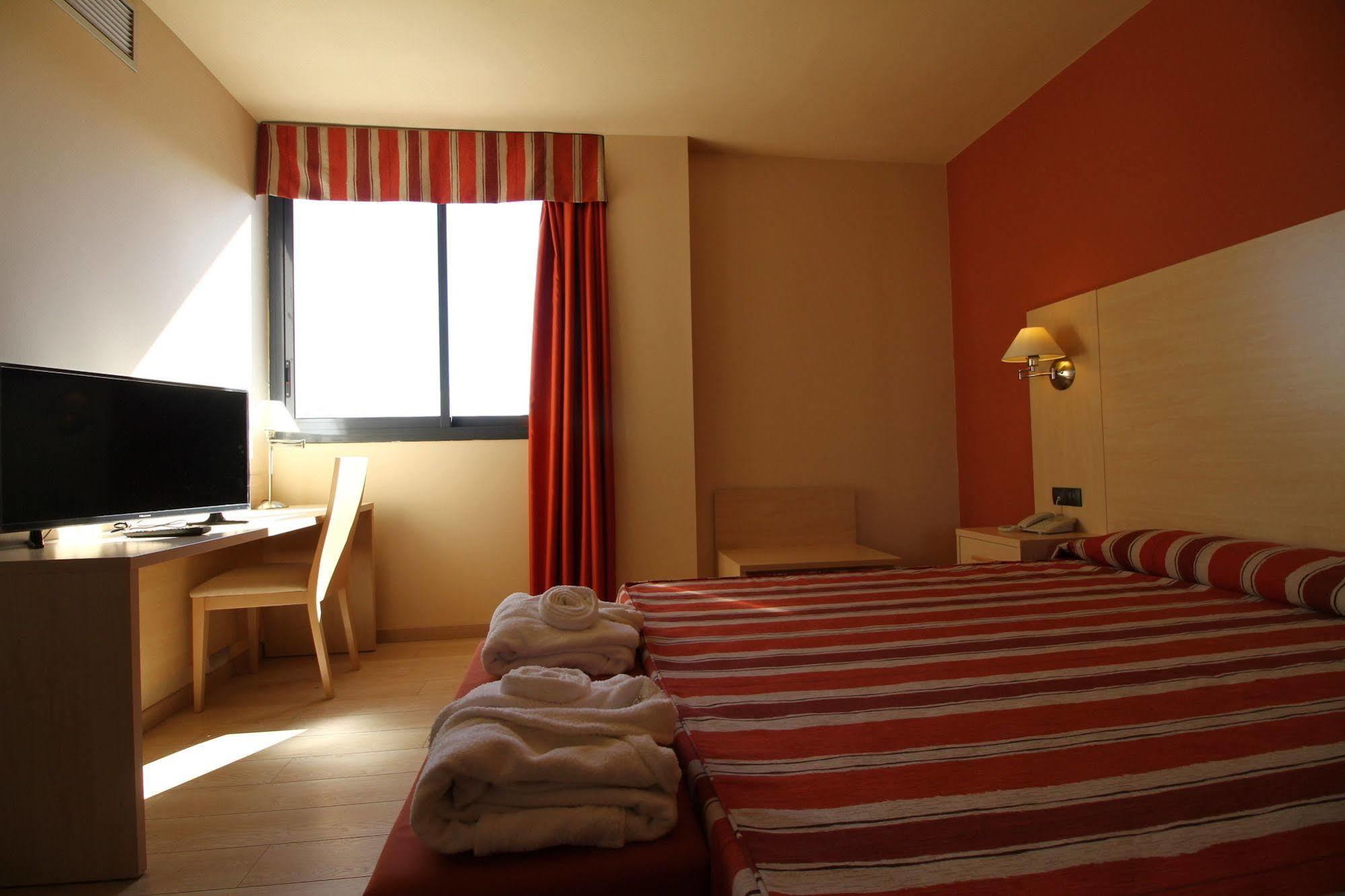 Crisol La Selva Hotel La Selva del Camp Ngoại thất bức ảnh